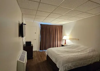 Brunswick Parry Sound hotel thumbnail 6