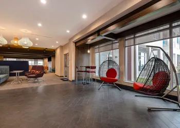 TRU BY Hilton Galveston hotel thumbnail 4