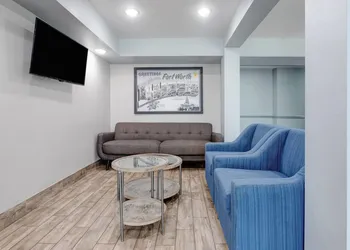Super 8 by Wyndham Fort Worth Entertainment District hotel thumbnail 4