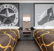 Super 8 by Wyndham Fort Worth Entertainment District hotel detail image 7
