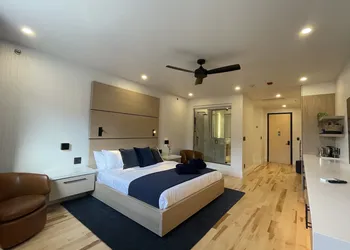 Cribs on Main hotel thumbnail 3