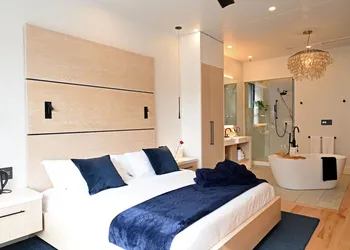 Cribs on Main hotel thumbnail 4