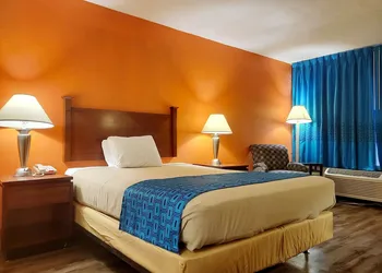 Howard Johnson BY Wyndham Hannibal hotel thumbnail 8