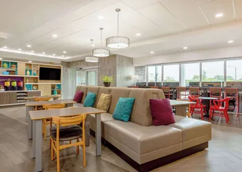 Home2 Suites by Hilton Vero Beach I-95 hotel thumbnail 2