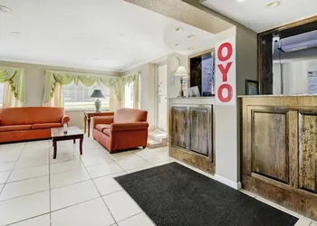 OYO Hotel Douglas GA US-441 hotel thumbnail 4