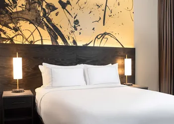 Holman Riverfront Park Hotel Salem, Tapestry by Hilton hotel thumbnail 6