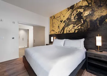 Holman Riverfront Park Hotel Salem, Tapestry by Hilton hotel thumbnail 8