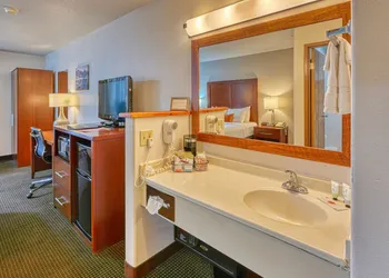 Yellowstone River Inn & Suites hotel thumbnail 3