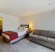 MC Pacific Inn & Suites hotel detail image 7