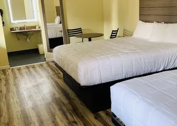 Central Coast Inn hotel thumbnail 4