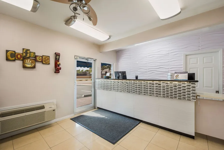 SureStay Hotel by Best Western Sarasota Lido Beach hotel detail image 2
