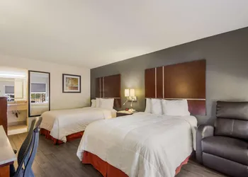 SureStay Hotel by Best Western Sarasota Lido Beach hotel thumbnail 3