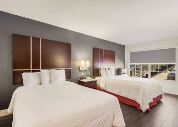 SureStay Hotel by Best Western Sarasota Lido Beach hotel thumbnail 4