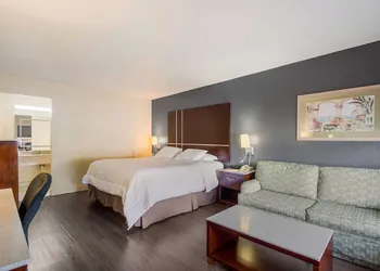SureStay Hotel by Best Western Sarasota Lido Beach hotel thumbnail 6