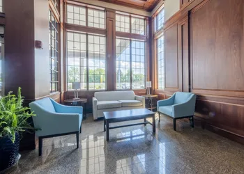 HomeTowne Studios by Red Roof Wilmington - New Castle hotel thumbnail 4