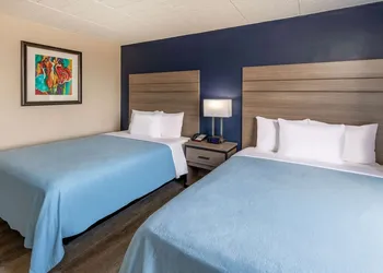 Baymont by Wyndham Laredo hotel thumbnail 6