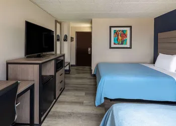 Baymont by Wyndham Laredo hotel thumbnail 7