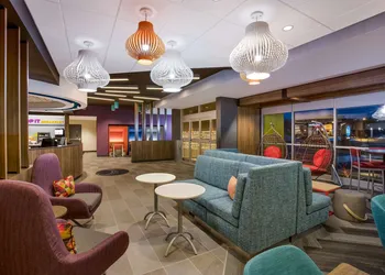 Tru By Hilton Traverse City hotel thumbnail 2