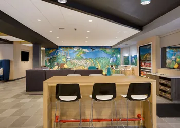 Tru By Hilton Traverse City hotel thumbnail 3