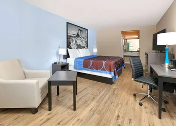 Super 8 by Wyndham Victoria / South / Hwy 59 hotel thumbnail 6