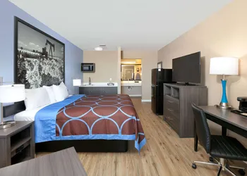 Super 8 by Wyndham Victoria / South / Hwy 59 hotel thumbnail 8
