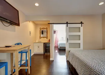 Tradewinds Hotel LAX Airport hotel thumbnail 8