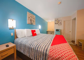 Royal Gateway Motel By OYO hotel thumbnail 7
