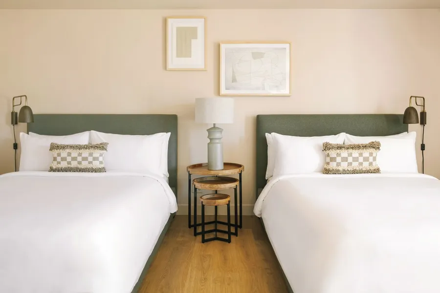 Hotel Solarena Newport Beach, a Dazzler Select by Wyndham hotel detail image 2