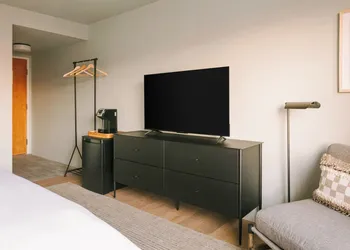 Hotel Solarena Newport Beach, a Dazzler Select by Wyndham hotel thumbnail 5