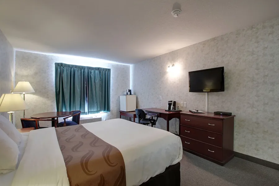 Ramada by Wyndham Nisku Edmonton Airport hotel detail image 2