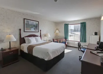 Ramada by Wyndham Nisku Edmonton Airport hotel thumbnail 5