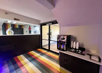 Motel 6 Jeffersonville, In - Louisville hotel thumbnail 3