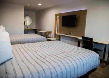 Pico Rivera Inn and Suites hotel thumbnail 6