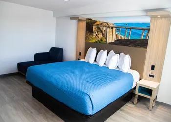 Pico Rivera Inn and Suites hotel thumbnail 8