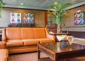 Clarion Hotel & Suites Riverfront hotel thumbnail 2