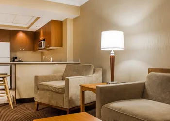 Clarion Hotel & Suites Riverfront hotel thumbnail 5