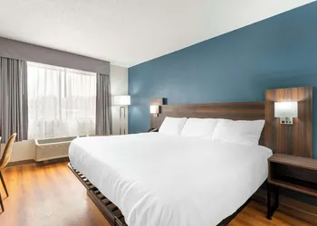 Suburban Studios LaVale-Cumberland hotel thumbnail 5