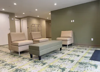 Super 8 by Wyndham Bronx Near Botanical Garden hotel thumbnail 5