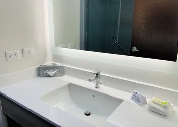 Holiday Inn Express Guadalajara Vallarta Poniente by IHG hotel thumbnail 4