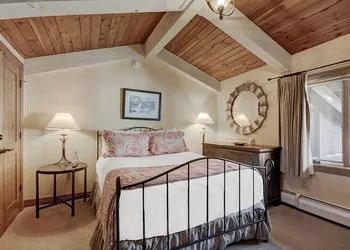 Modern 2 BR Condo Lodge at Vail, Walk to Gondola by RedAwning hotel thumbnail 2