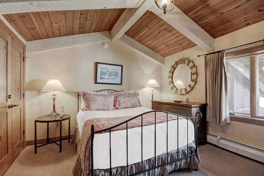 Modern 2 BR Condo Lodge at Vail, Walk to Gondola by RedAwning hotel detail image 2