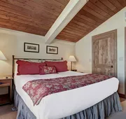 Modern 2 BR Condo Lodge at Vail, Walk to Gondola by RedAwning hotel detail image 4