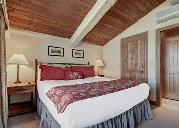 Modern 2 BR Condo Lodge at Vail, Walk to Gondola by RedAwning hotel thumbnail 4