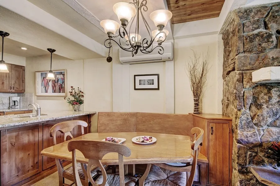 Modern 2 BR Condo Lodge at Vail, Walk to Gondola by RedAwning hotel detail image 6