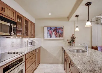 Modern 2 BR Condo Lodge at Vail, Walk to Gondola by RedAwning hotel thumbnail 8