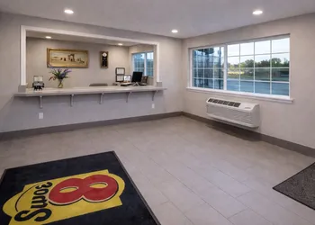 Super 8 by Wyndham Bakersfield CA Near Airport hotel thumbnail 3