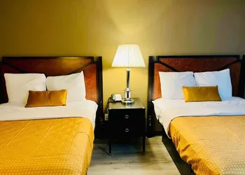 Super 8 by Wyndham Benton Harbor - St. Joseph hotel thumbnail 5