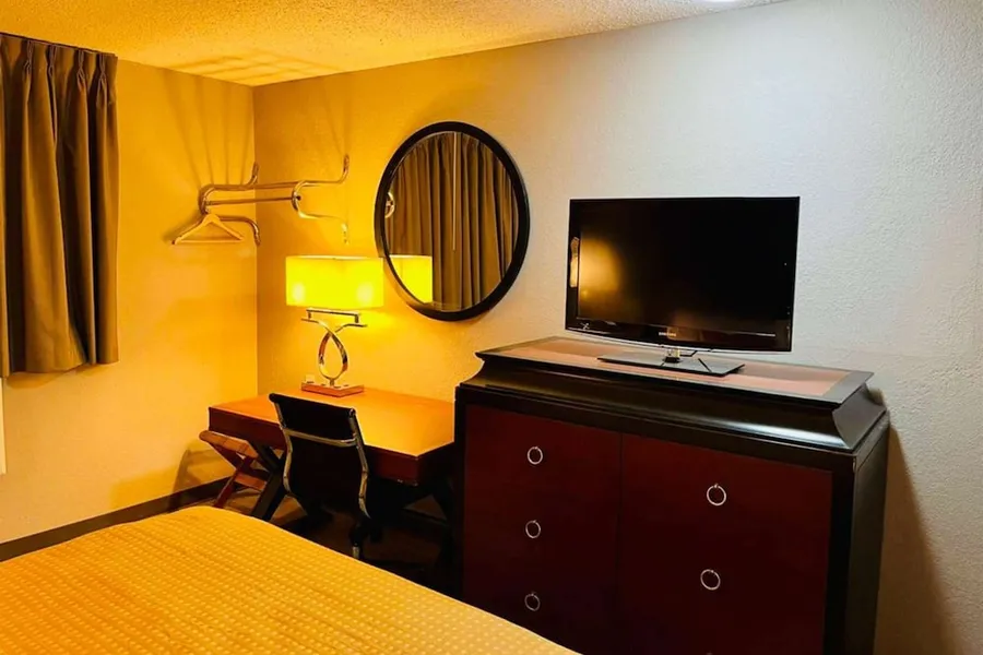 Super 8 by Wyndham Benton Harbor - St. Joseph hotel detail image 6