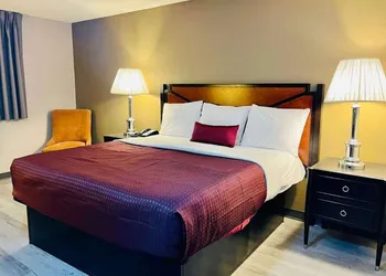 Super 8 by Wyndham Benton Harbor - St. Joseph hotel thumbnail 8