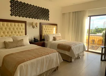 Real Hispano hotel thumbnail 2